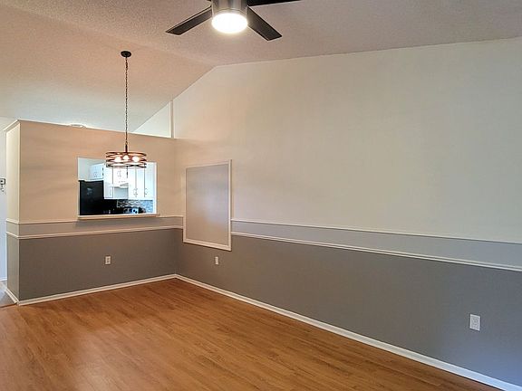 5th image of 2770 King Oak Cir