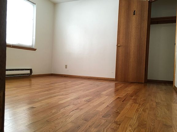 5th image of 124 11th Ave E #101