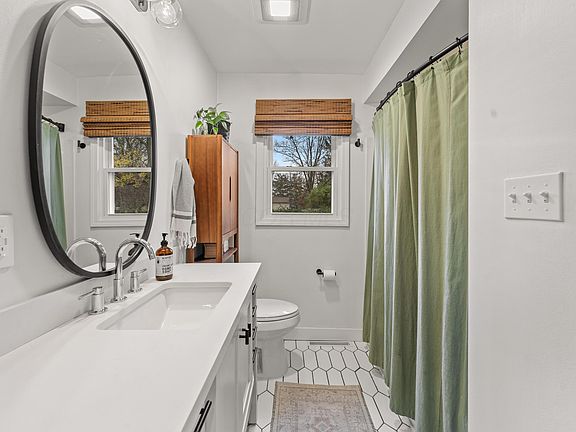 3rd image of 425 W Columbus St
