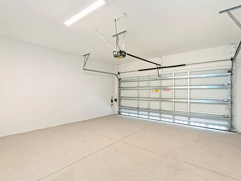 5653 Stradella Dr — Photo 13