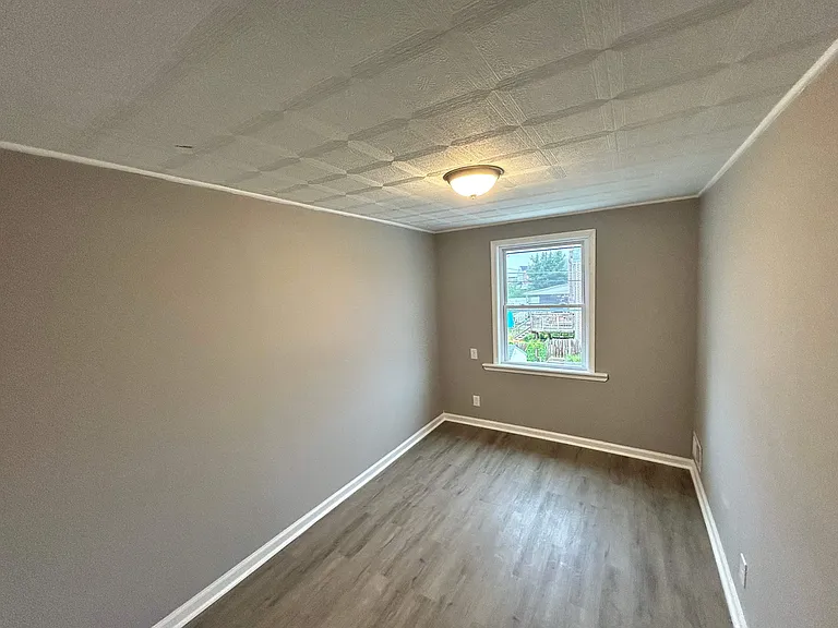 609 Aldworth Rd — Photo 17