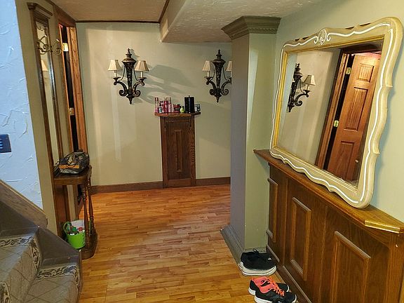 5th image of 31 S Sperling Ave