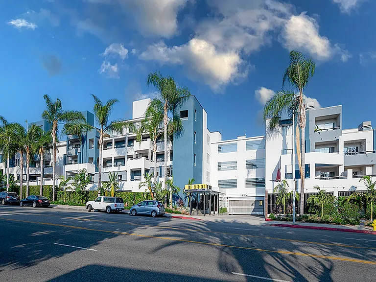 The Crescent At West Hollywood — Photo 24