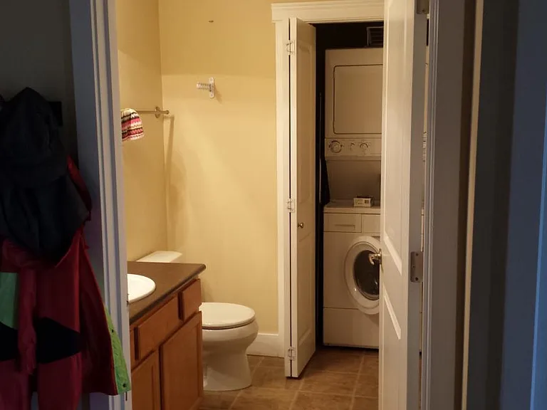 2nd bath and laundry