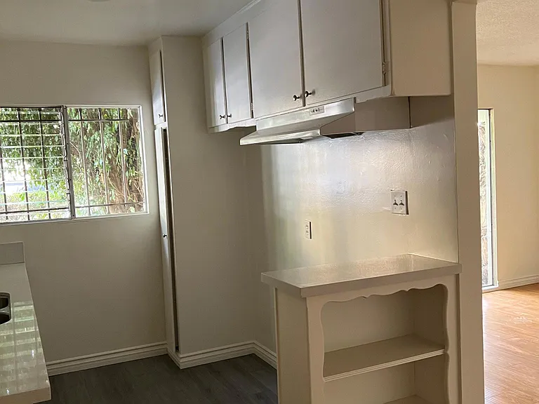 1035 N Edinburgh Ave #1 — Photo 1