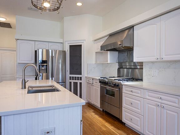 5th image of 21 Cedarwood Ct