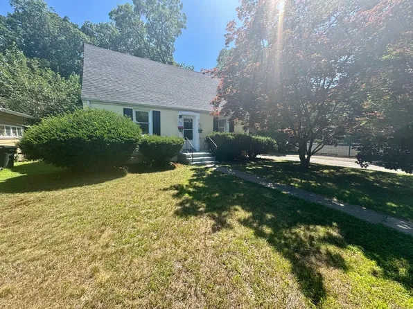 18 Oak Road, West Haven, CT 06516