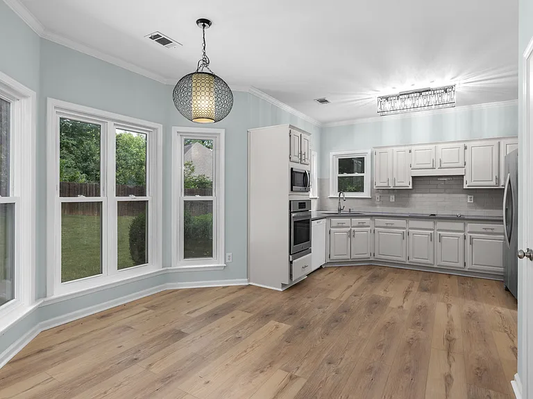 380 Belmont Chase Ct — Photo 15