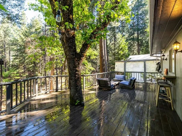 5671 Sierra Springs Dr, Pollock Pines, CA 95726