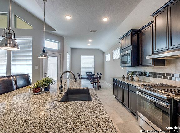4th image of 13907 Cohan Way