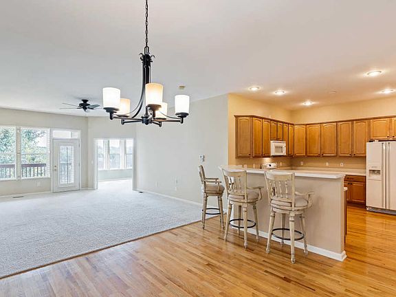 5th image of 104 Fieldgate Dr