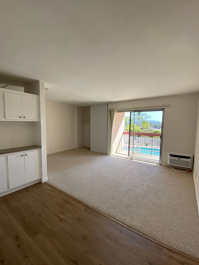 Aztec Apartments — Photo 3