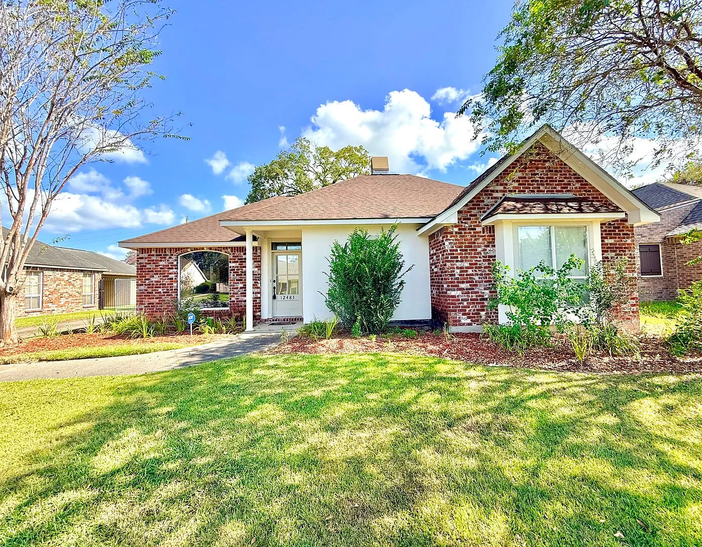 3 Bed, 2 Bath Home with Large Backyard in Fairmont Subdivision — Photo 2