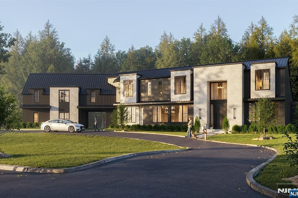 1st image of 158 Oxford Dr
