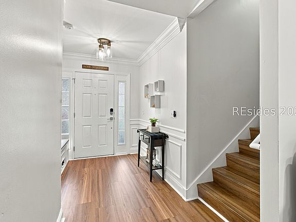 4th image of 143 Oakesdale Drive