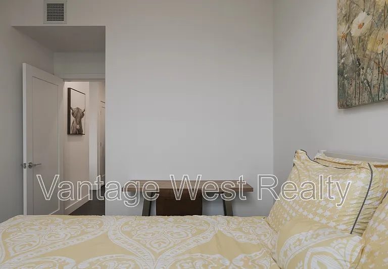 3389 Lakeshore Rd #516 — Photo 42