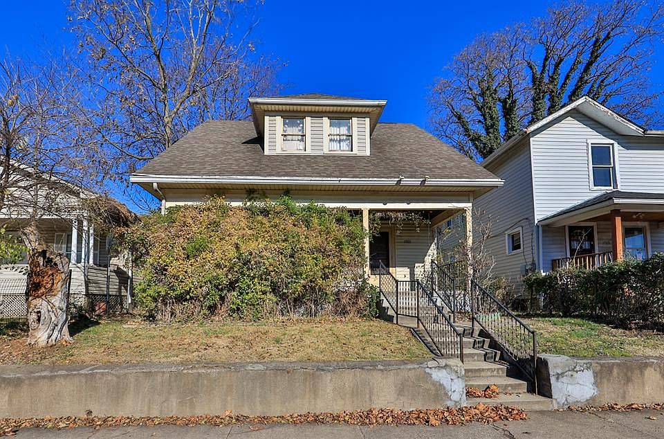 1st image of 1911 Hill Ave