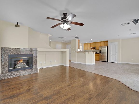 3rd image of 2312 Cockatiel Dr
