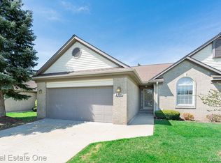 281 Whispering Hl, Walled Lake, MI 48390