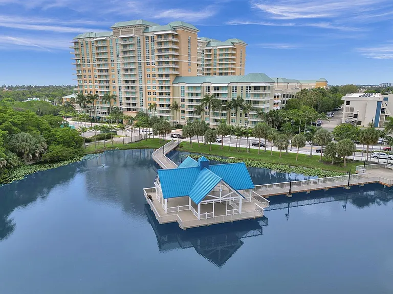 700 E Boynton Beach Blvd #406 — Photo 38