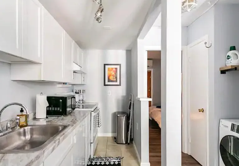 620 7th St NE #B — Photo 9