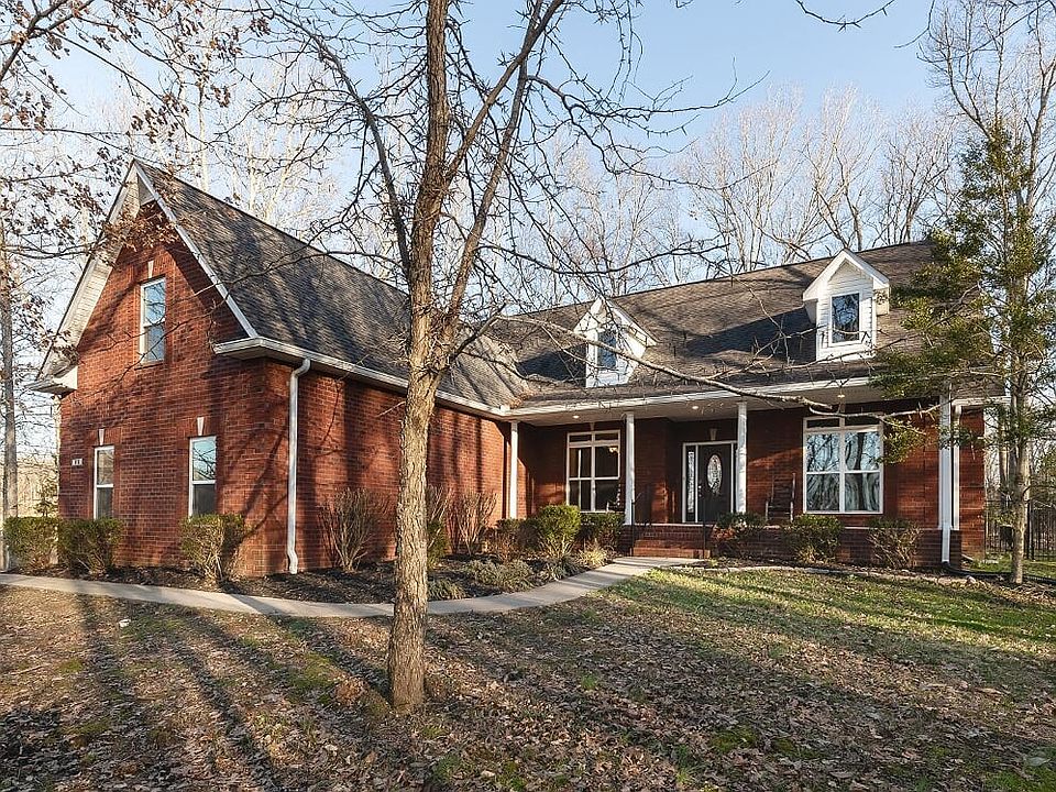 1st image of 118 Leland Ct E