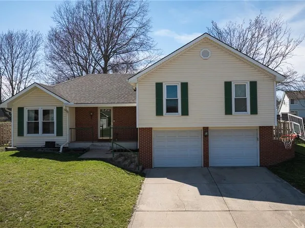 2319 NW 4th Street Pl, Blue Springs, MO 64014