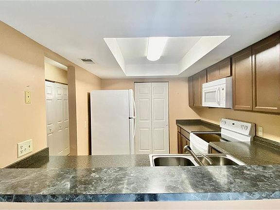 4th image of 2528 CITRUS CLUB LANE #206