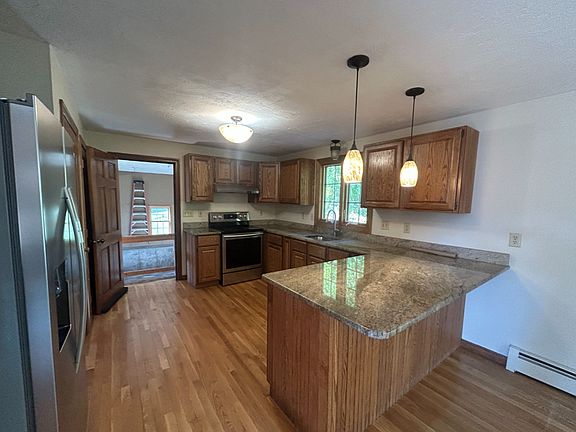 5th image of 18 Powder House Ln