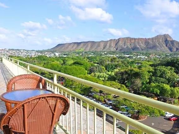 4th image of 134 Kapahulu Ave #917