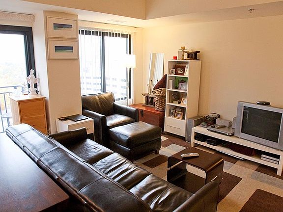 5th image of 111 N Ashley St #813