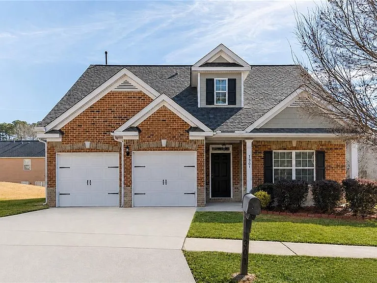 1301 Rose Terrace Cir — Photo 1