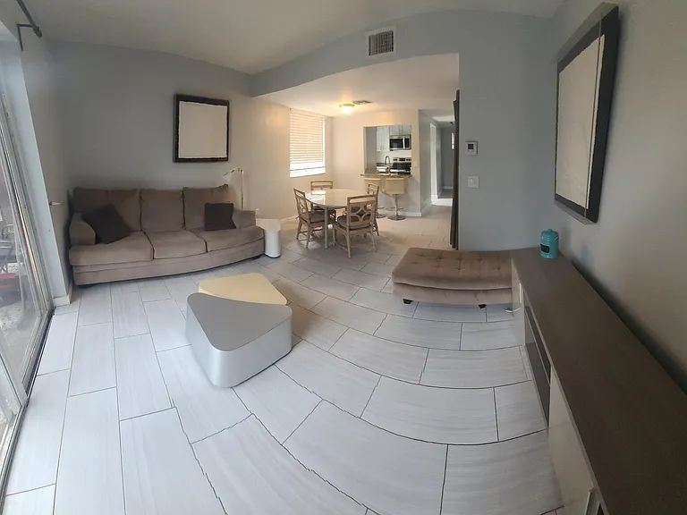 2261 NE 171st St #4 — Photo 3