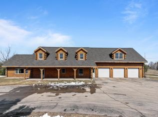 2926 Windfield Dr, Neenah, WI 54956