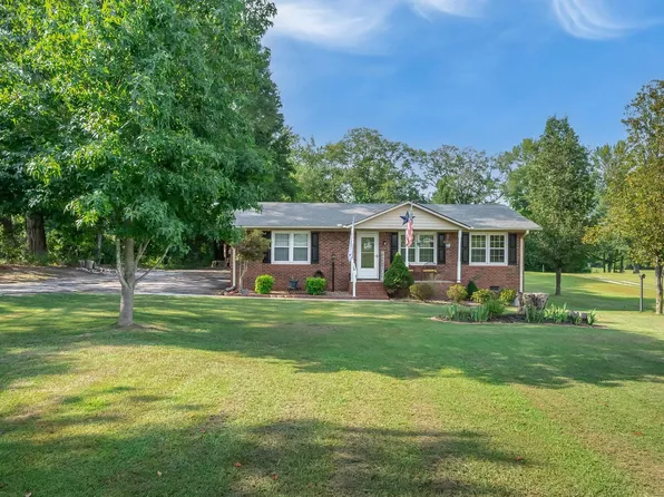 1258 Country Ln, Gray Court, SC 29645