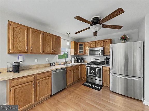5th image of 2941 Robin Rd