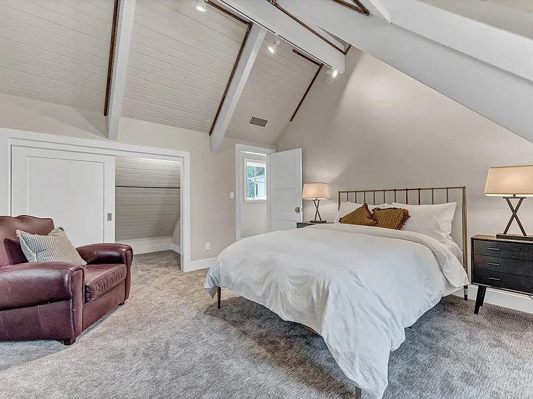 275 E Napa St — Photo 12