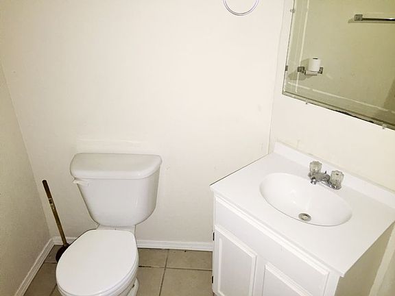 4th image of 1514 NW Dearborn Ave