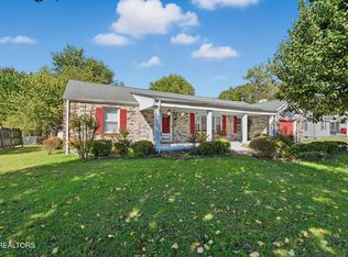 421 Hicks Cir, Clinton, TN 37716