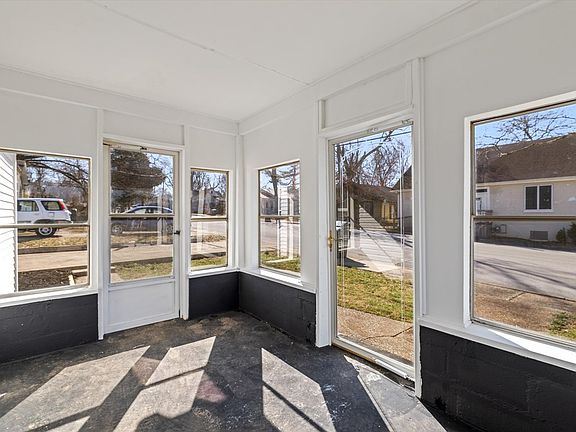 3rd image of 631 Gordon Ave