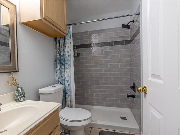 5th image of 12411 Bear Valley Dr