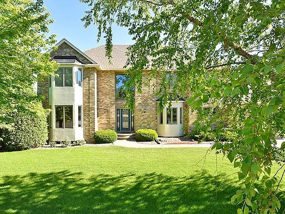 2nd image of 236 Oakwood Ln