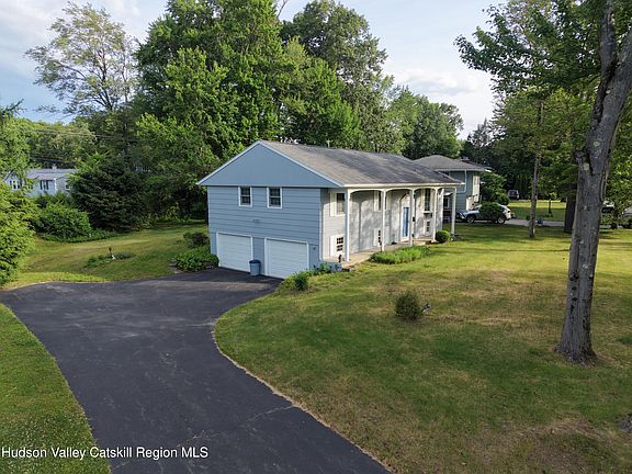 2nd image of 19 Shetland Drive
