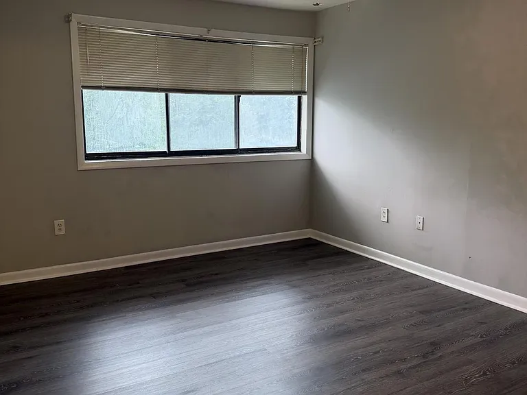 140 Royal Oak Dr #I — Photo 16