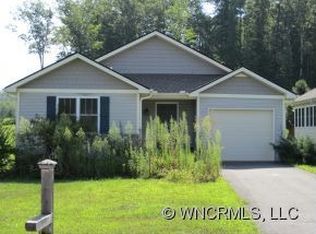 100 Meadow Creek Ln, Etowah, NC 28729