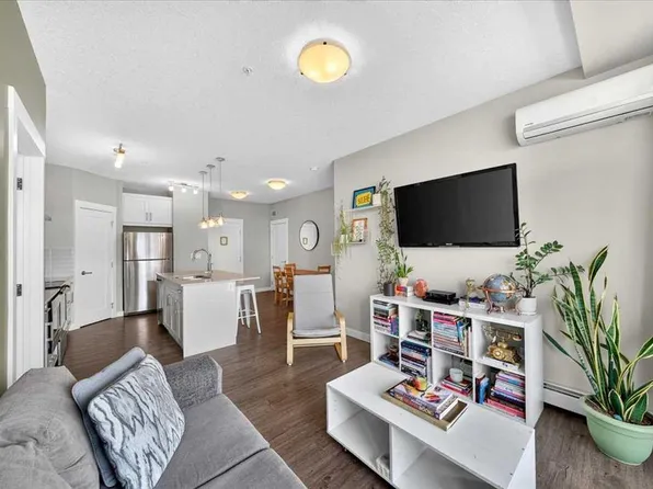 10 Walgrove Walk SE #310, Calgary, AB T2X 4E3
