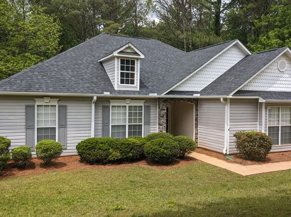 105 Foxdale Dr, Lagrange, GA 30240