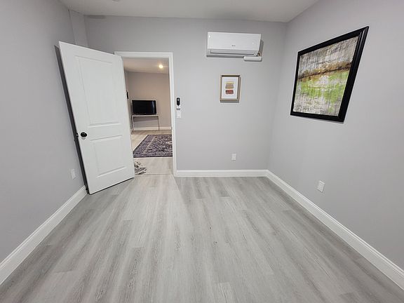 3rd image of 131 Monticello Ave #1E