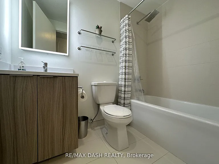 223 Saint Clair Ave W #1002 — Photo 8