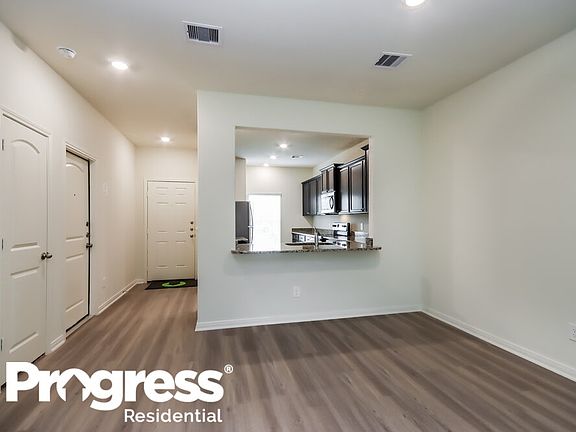 5th image of 10627 Lost Maples Dr